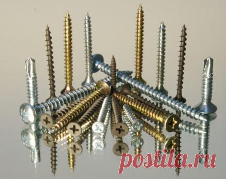 Почему саморез по дереву можно считать универсальным, а по металлу не везде подойдет - в чем между ними разница