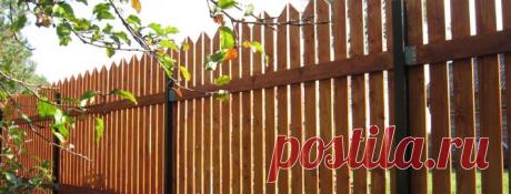 Забор из деревянного штакетника своими руками: руководство по возведению