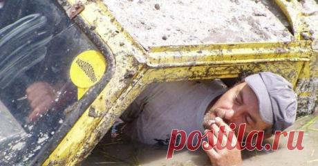 Как выбраться живым из тонущей машины.