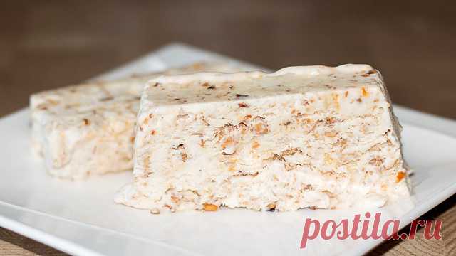 Самое вкусное домашнее мороженое – семифредо с нугой ИНГРЕДИЕНТЫ рецепт мягкого мороженого с нугой: 250 мл. жирные сливки 3 шт. яичный белок 100 гр. мед 50 гр. сахар (для мороженого) 50 мл. вода 1 ч.л. ваниль 100 гр. орехи 70 гр. сахар (для карамели) ПОШАГОВЫЙ РЕЦЕПТ ПРИГОТОВЛЕНИЯ Этот рецепт итальянского мороженого из домашних...