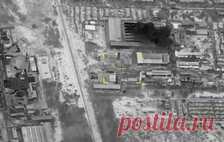 Минобороны показало видео удара &quot;Искандером&quot; по ВСУ на заводе в Павлограде. В ангаре на территории промышленного предприятия находились войска 72-й бригады Вооруженных сил Украины, заявили в российском оборонном ведомстве
