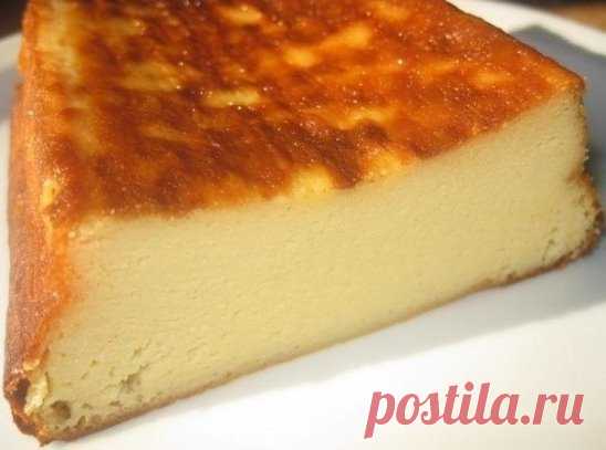 ВКУСНЕЙШАЯ ЗАПЕКАНКА
Ингредиенты:
● 3 яйца
● банка сгущенки
● 500 г творога
Приготовление:
Яйца взбить со сгущенкой, добавить протертый творог, вылить полученную массу в смазанную маслом форму и выпекать до подрумянивания минут 40-45 при температуре 160. Это по рецепту. И мои дополнения:
1. Делала и с творогом 18% с молочной кухни и с Рикоттой 8%, результат похожий.
2. Первый раз яйца со сгущенкой взбивала миксером, а второй - просто вилкой слегка взбила, в обоих случаях з...