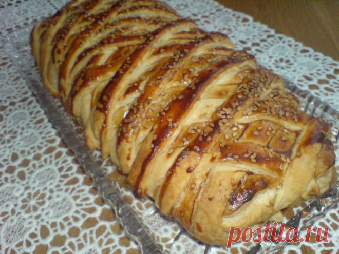 Рулет грибной с телятиной в слоёном тесте.