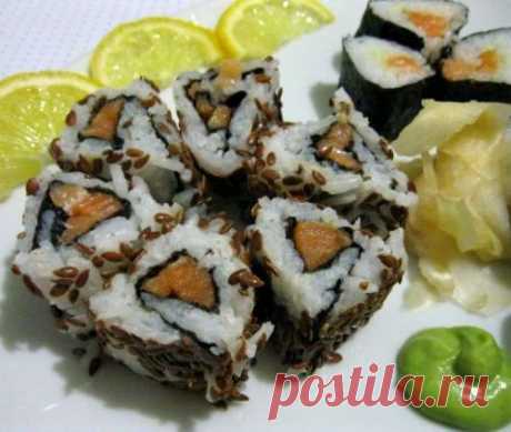 Ассорти роллов с семгой и крабовыми палочками