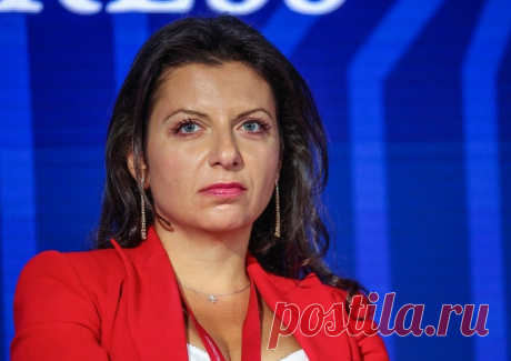 6-7-23-Симоньян рассказала, почему ЧВК «ВАГНЕР» ОТПУСТИЛИ. Симоньян объяснила закрытие дела против Пригожина. Симоньян заявила, что гражданское противостояние страшнее нарушений юридических норм. Главный редактор RT Маргарита Симоньян в своем Telegram-канале заявила, что уголовное дело против предпринимателя Евгения Пригожина закрыли, так как юридические нормы в России созданы для защиты граждан и стабильности в стране. По ее словам, если законы в каких-то «исключительных критичес...