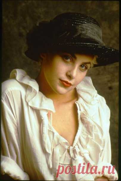 #SherilynFenn

Продюссер Малхоллэнд Драйв Тони Крантц вспоминал: 