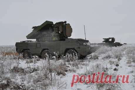 Представитель ХДС предложил избирательно снабжать Украину оружием. Избирательные поставки оружия на Украину могли бы способствовать усилению эффекта устрашения, заявил представитель германского Христианско-демократического союза по вопросам внешней политики Родерих Кизеветтер. Он полагает, что такая тактика могла бы предотвратить доминирование России при эскалации.