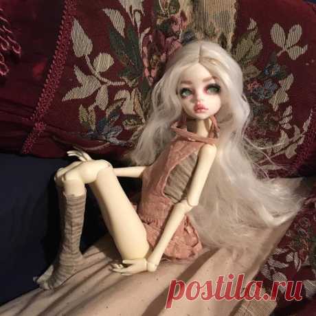 (1) Facebook