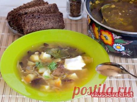 Суп из сушеных грибов с вермишелью