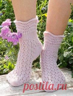 Ручки вяжут и шьют | Вязание и рукоделие Ажурные носочки спицами от студии Дропс😍

#узоры #носки #носкиспицами