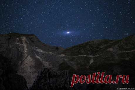 Андромеда восходит над Альпами / Интересный космос