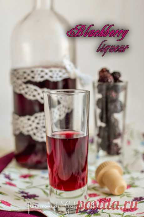 Ежевичный ликер и сливовый крамбл в пару (Blackberry liqueur/ Crème de mure and Plum crumble) - Жизнь - вкусная! [Галина Артеменко]