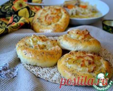 Ватрушки с луковой начинкой – кулинарный рецепт