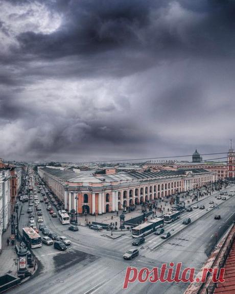 Большой Гостиный двор. Автор фото: Андрей Михайлов…  |  Pinterest • Всемирный каталог идей