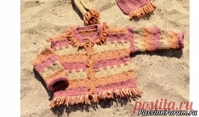 Жакет в полоску. Описание | Вязание спицами для детей Ультрамодный жакет — короткий и широкий — отделан бахромой по краю горловины и по низу изделия. РАЗМЕРЫ110/116 (122/128) 134/140Шарф: ок. 18 (20) 22 см x 135 (144) 153 смВАМ ПОТРЕБУЕТСЯПряжа (50% шерсти альпака, 30% шерсти, 14% акрила, 6% вискозы; 65 м/50 г) для жакета —...