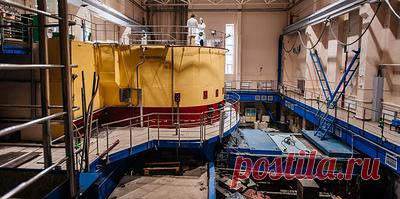 "В Оксфорде такого нет". Почему иностранные студенты едут в Сибирь учиться на ядерщиков. Томский политехнический университет (ТПУ) ежегодно выпускает десятки иностранных студентов-ядерщиков: управляющих реакторами, создателей радиофармпрепаратов, специалистов по ядерной безопасности, которые едут в холодную Сибирь со всех уголков света. Попытались узнать, почему иностранцы предпочитают томский вуз Оксфорду, где они смогут работать с российским дипломом и как выглядит единственный в…