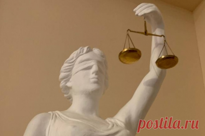 В США обезглавившего статую сатаны мужчину обвинили в тяжком преступлении. Обвиняемый своими действиями посягнул на свободу вероисповедания.