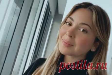 Медсестра ушла с работы, открыла бизнес на последние деньги и стала миллионершей. Медсестра из США бросила работу в больнице, запустила собственный бренд модной одежды и разбогатела. Линейка одежды под названием Resiliently Me быстро обрела успех благодаря TikTok: ее аккаунт насчитывает 40 тысяч подписчиков. На заработанные деньги женщина переехала в дом своей мечты в Майами.