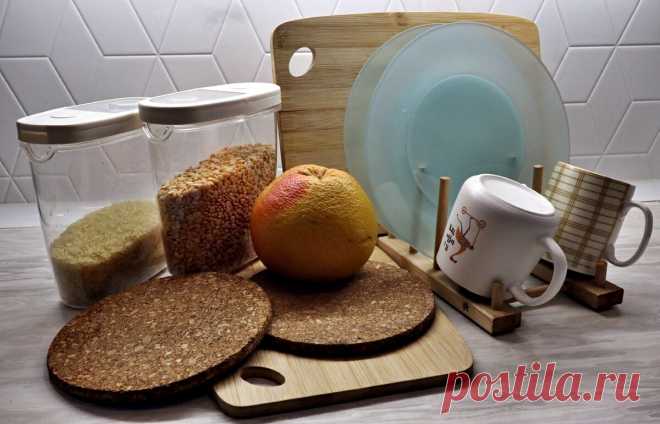 Три маленьких помошника на кухне: как в IKEA, но с AliExpress
Этот обзор-рекомендацию написала моя младшая дочка. И, наверное, если нам с ней понравится, мы продолжим практику написания подобных обзоров к вашей и нашей радости. Здесь то, что есть у нас на кухне. __________ Прогуливаясь как-то по магазину IKEA я заметила интересные решения для нашей кухни: пробковые подставки под горячую посуду, полочку для тарелок и досок, […]
Читай пост далее на сайте. Жми ⏫ссылку выше