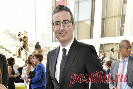 Британский комик назвал недостаточным наказание для России за допинг. Британский комик и телеведущий Джон Оливер (John Oliver) раскритиковал санкции Международного олимпийского комитета (МОК) по отношению к России. Он назвал недостаточным наказание для страны за допинг. По его словам, на Олимпийских играх в Токио флаг и форма российских спортсменов не были нейтральными.