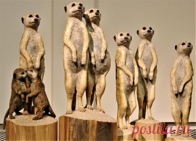 Скульптурная группа Сурикаты - земляные человечки состоит из 5 частей, 8 фигур. Размеры в натуральную величину. Находится в коллекции автора. Выставлена на продажу. Цена 400000 руб.
