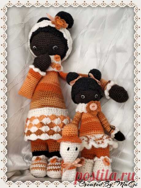 Lullu and her Little Sister with her Snail ( Lalylala ) Lullu and her Sister with Snail ( Lalylala )  Handmade by me .  After are pattern from Lalylala .  Handmade . Smoke free Home. Lullu the sweet Girl next Door Theme. Nice Gift for anyones Child. Very lovely and one of are kind Doll. Both have are Bracelet . Size about Lullu 18 high Little sister 11 high Snail 5 high  Motivation from me Picture from me .  „This doll is handmade by ...(Marianne Burgess)... from a design ...