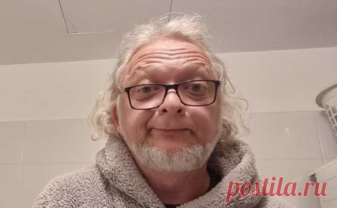 МВД объявило в розыск создателя «Масяни». Олег Куваев «разыскивается по статье УК». В октябре против него СК возбудил дело о «публичных призывах к деятельности, направленной против безопасности государства», из-за ролика на YouTube. Минюст признал художника иноагентом