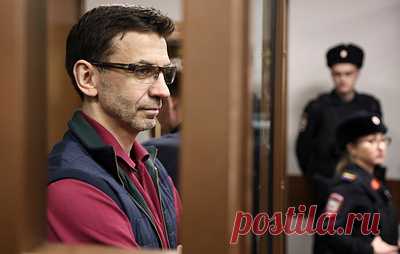Новое уголовное дело о мошенничестве завели против экс-министра Абызова. Бывшему министру по вопросам Открытого правительства грозит до 10 лет лишения свободы по ч. 4 ст. 159 УК РФ