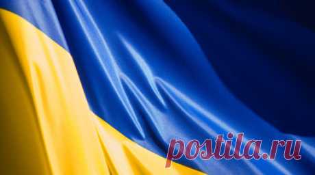 В сети нашли старое видео, схожее с фото Kyiv Post туарегов с флагом Украины. Kyiv Post опубликовала фото туарегов с украинским флагом, подав его как сделанное сразу после нападения на ЧВК «Вагнер». Однако очень похожее видео уже было в интернете ранее. Читать далее