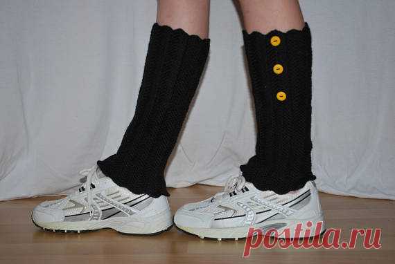 leg warmers, for slim women,  teenager, hand crochet, black accessories, crochet gaiters, handmade gift Discover the comfort and warmth of beautiful leg warmers. Perfect for all of your autumn and winter activities: walking, running, hiking, cross-country skiing, camping or simply staying warm indoors! You can wear these over your leggings or tights.  High: 27cm (11 inches)  Wide calf: 26-30 cm (10-12 inches)  Color: Black Matirial: 50%wool 50%acrylic  Hand wash in cold wa...