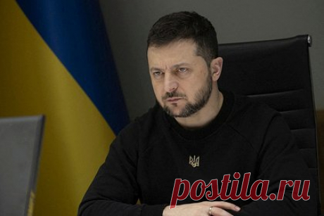 Французов возмутила новая просьба Зеленского. Пользователи Twitter из Франции возмутились очередным требованием президента Украины Владимира Зеленского поставить ему больше оружия. В комментариях к публикации французского политика Флориана Филиппо, сравнившего Зеленского с мафиози, французы упрекнули президента Украины в попытке развязать третью мировую войну.