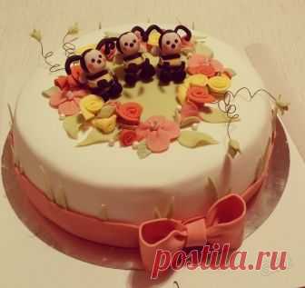 Как украсить медовик. Варианты украшения торта Медовик. В статье рассказано как из обычных продуктов сделать красивые украшения для медовика