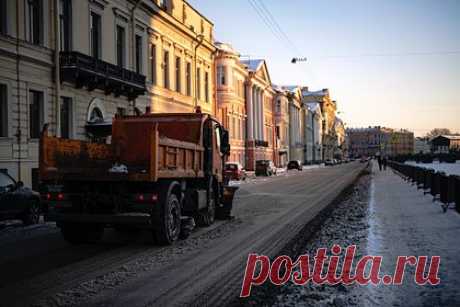 Сертификацию российских цистерн назвали невозможной. Ассоциация «Спецавтопром» попросила вице-премьера Марата Хуснуллина отложить сроки возобновления обязательной сертификации автоцистерн и прицепов цистерн по международным стандартам, что должно случиться 1 марта 2024 года. Авторы обращения указывают, что российские производители не готовы исполнять требования.