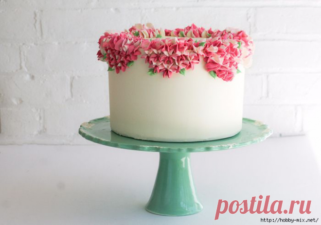 Очень красивый весенне- цветочный тортик. Мастер класс по оформлению торта кремовыми цветами.