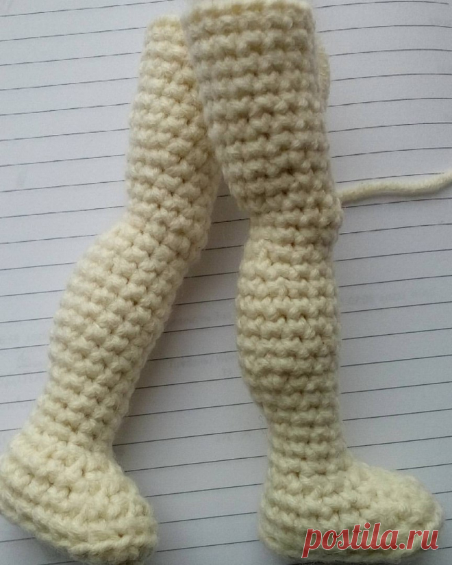 #процессвязания #куколка #вяжутнетолькобабушки #toys_gallery #i_loveknitting #knitting #instagram #вязаниекрючком #мелочьаприятно #ножки #люблювязать #амигуруми #каркаснаякукла