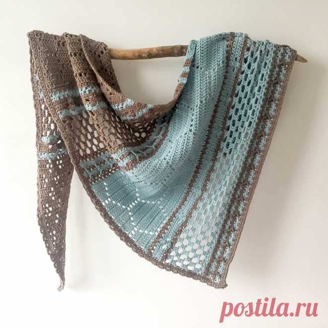 Hotel of Bees Shawl I’m happy to report that I’m doing fairly well in the “Focus, Marianne!”-department, and I’m slowly but surely ticking things off my “must catch up with listR…