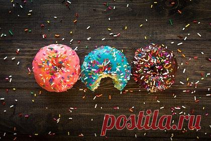 Диетолог назвала вызывающие сонливость продукты. Врач-диетолог Елена Соломатина назвала вызывающие сонливость продукты. По ее словам, употребление мяса, сладкого и продуктов с мелатонином может вызвать усталость. Она подчеркнула, что после употребления вишни и черешни человека может клонить в сон, так как в этих ягодах содержится мелатонин — гормон сна.