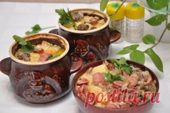 Охотничьи колбаски с картофелем в горшочках