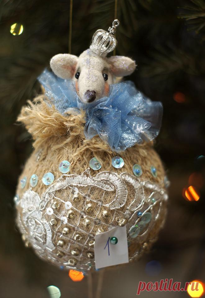 Елочные игрушки: Новогодний шар мышка символ года – заказать на Ярмарке Мастеров – JOMBORU | Елочные игрушки, Москва Заказать Елочные игрушки: Новогодний шар мышка символ года в интернет-магазине на Ярмарке Мастеров, цена: 750 ₽. Товары ручной работы с доставкой по России и СНГ. ✓Описание, фото ✓Отзывы реальных покупателей