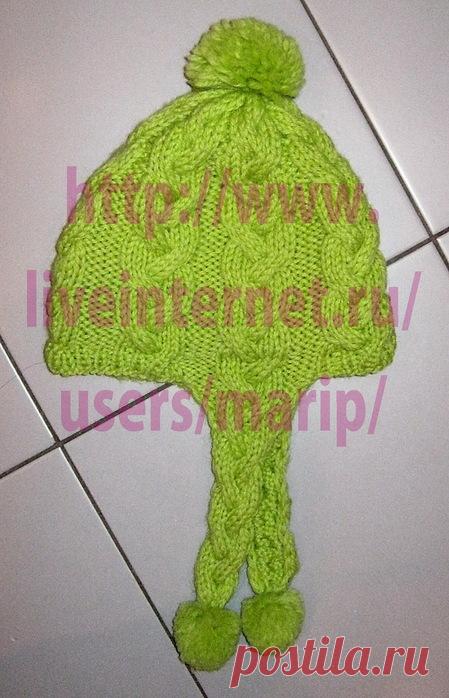 Шапочка с ушками-косами.