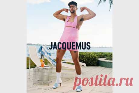 Мужчина снялся в рекламе Jacquemus в мини-платье. Пуэрториканский рэпер Бенито Окасио, известный под псевдонимом Bad Bunny, стал героем новой рекламной кампании люксового бренда Jacquemus. Фотограф запечатлел хип-хоп-исполнителя на фоне океана в розовом мини-платье на лямках и голубых босоножках с высокими носками. Мужчина также позировал в зеленом костюме.
