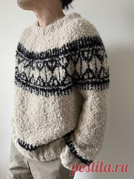 beeo sweater pattern by aegyoknit 
Beeo sweater is a cosy sweater knitted in a soft bouclé garn, which suits both men and women. The sweater is worked top-down, requires no assembly and has no complicated techniques. The colourwork pattern is worked from a chart.
