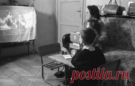 Эту сказку дарили обычная простыня на стене, выключенный свет и простой диапроектор / Назад в СССР / Back in USSR