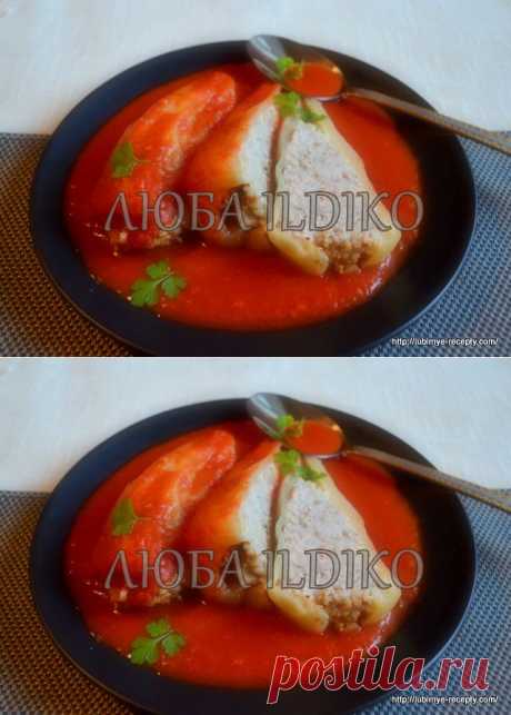 Перец, фаршированный мясом и рисом, в томатно-сельдерейном соусе | БУДЕТ ВКУСНО!