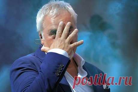 Еще в одном городе отменили концерт Валерия Меладзе. Еще в одном российском городе отменили концерт певца Валерия Меладзе. Выступление артиста в Красноярске не состоится. Концерт должен был пройти 2 мая. Ранее стало известно об отмене выступления исполнителя в Москве, которое должно было состояться в «Барвиха Luxury Village».