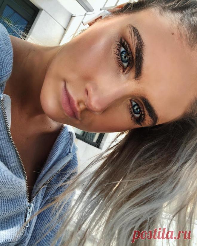 Юлия Цишчанка — белорусская девушка с завораживающими глазами