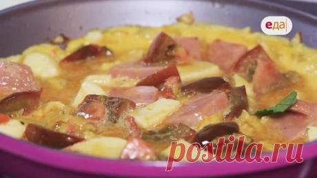 Кухня по заявкам | Сыр халуми - 4 инструкции по приготовлению | Илья Лазерсон /353 Халуми-гриль с овощным салатом. Халуми в соусе карри. Шарики из халуми и тыквы. Омлет с халуми, помидорами, ветчиной и мятой. Реклама: ООО «Мерлион», ИНН 7719269331. Сайт: erid: 2VtzqvG1R2W О выпуске: «Покажите, как работать с халуми», – вот такую заявку обнаружил в сетях телеканала «Еда» Илья Лазер