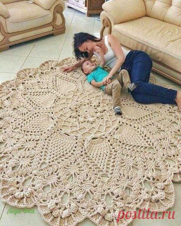 Красивый коврик для дома.