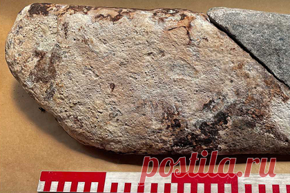 Археологи нашли древние каменные стелы в Туве. Международная комплексная археолого-географическая экспедиция Русского географического общества (РГО) обнаружила древние каменные стелы в Туве. Согласно материалу, на территории кургана «Туннуг» обнаружили два погребальных памятника из камня в виде вытянутых стел, датированных концом IX века до нашей эры.