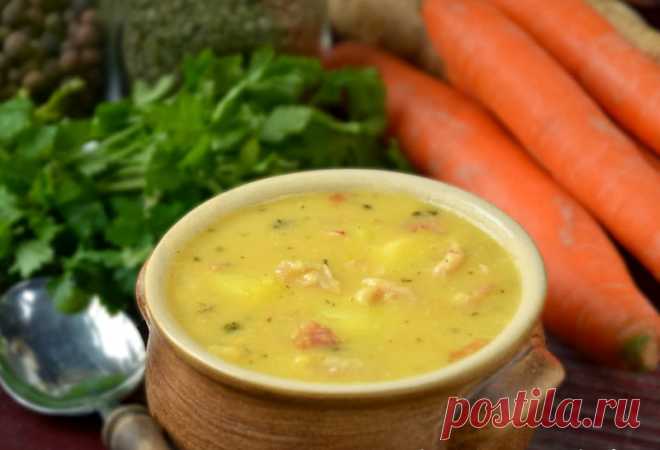Гороховый суп со свининой и копченой грудинкой. 
Простой рецепт ароматного горохового супа из свинины, копченой свиной грудинки, гороха и картофеля с добавлением майорана.